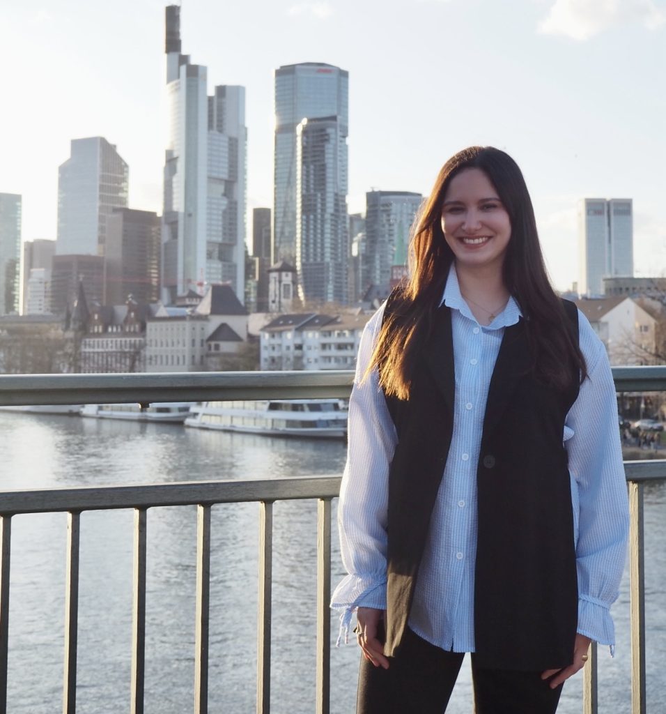 FFM Skyline Frankfurt Nesrin Sen Coaching